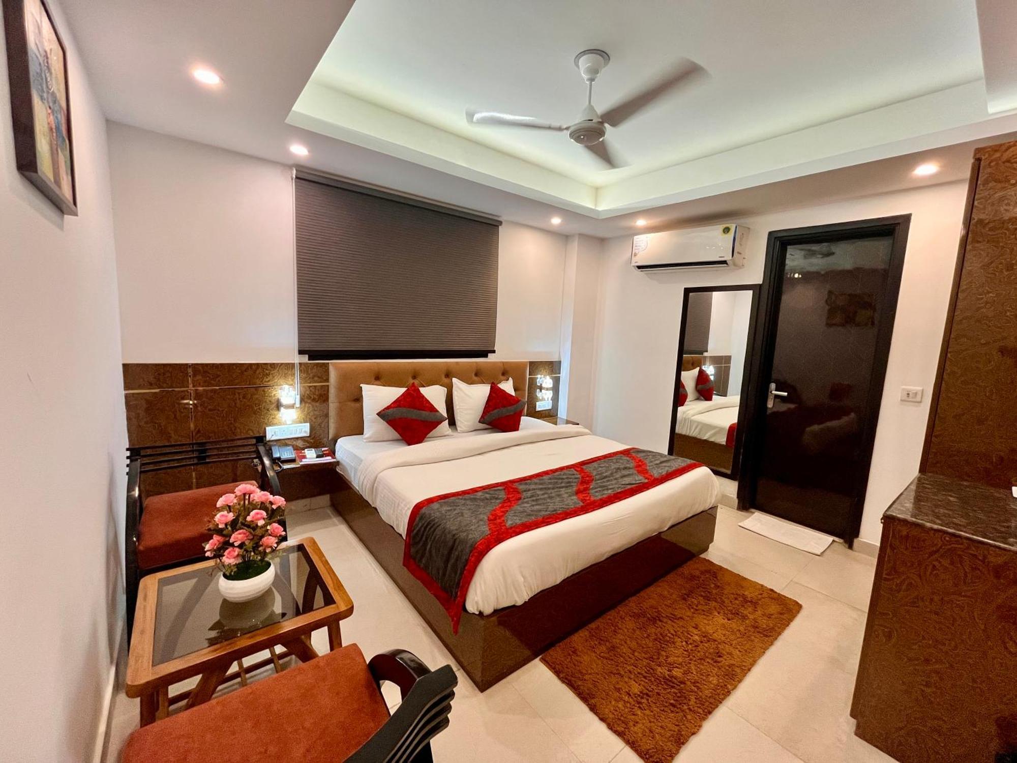 Hotel The Gold Inn - Karol Bagh Delhi Ngoại thất bức ảnh