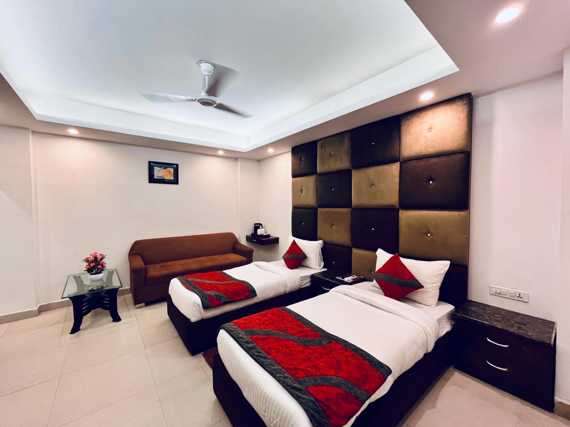 Hotel The Gold Inn - Karol Bagh Delhi Ngoại thất bức ảnh