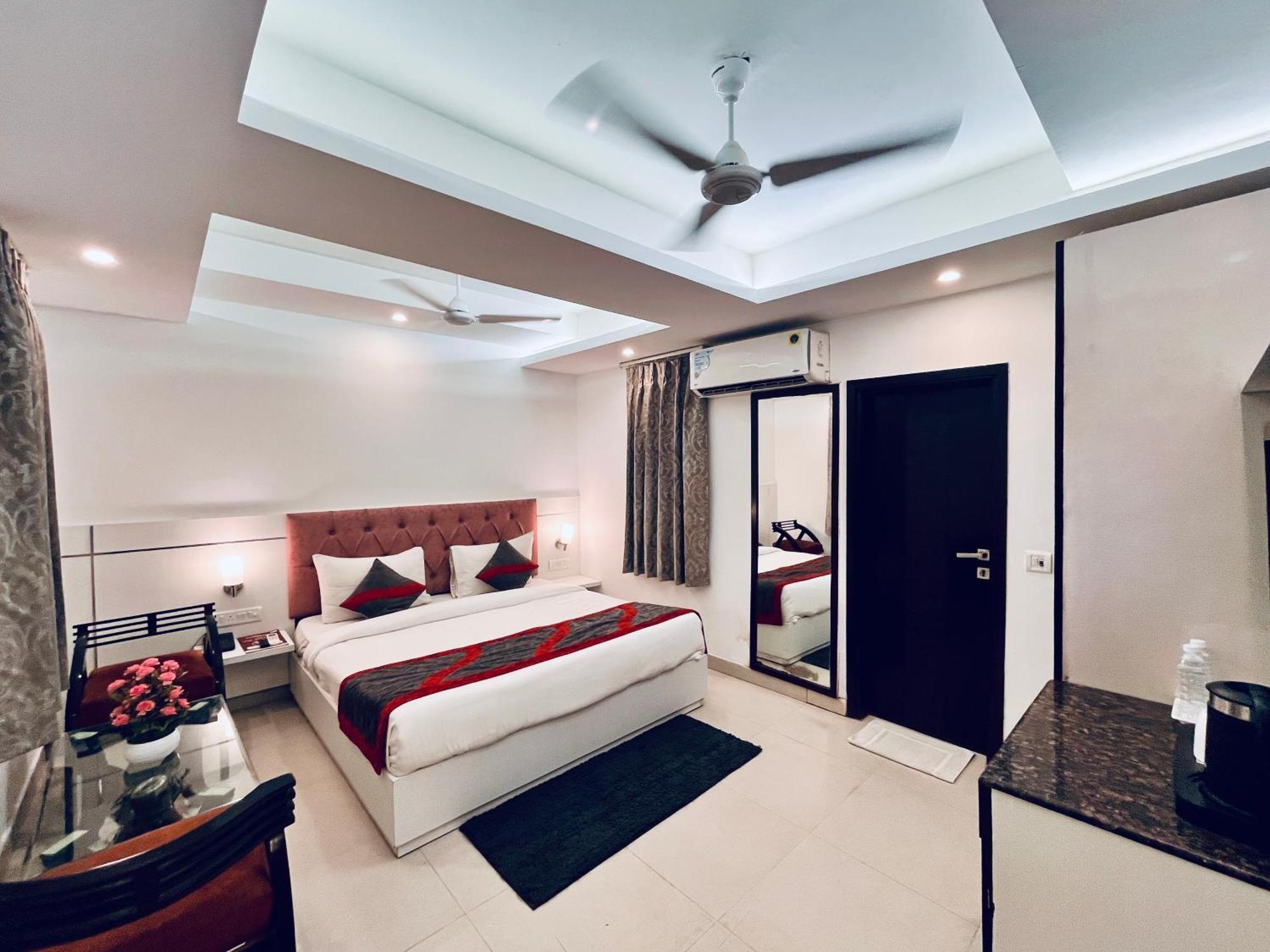 Hotel The Gold Inn - Karol Bagh Delhi Ngoại thất bức ảnh