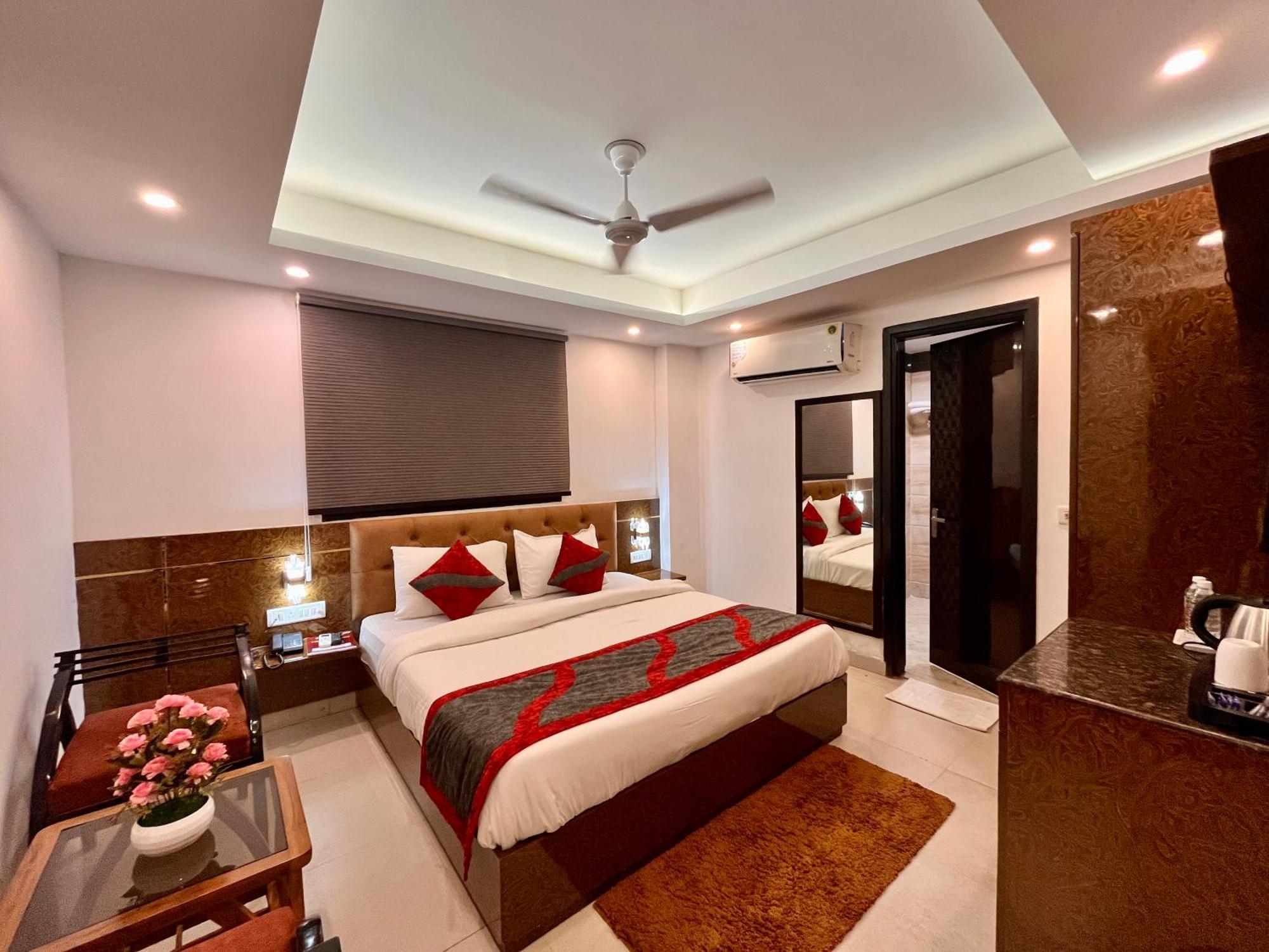 Hotel The Gold Inn - Karol Bagh Delhi Ngoại thất bức ảnh