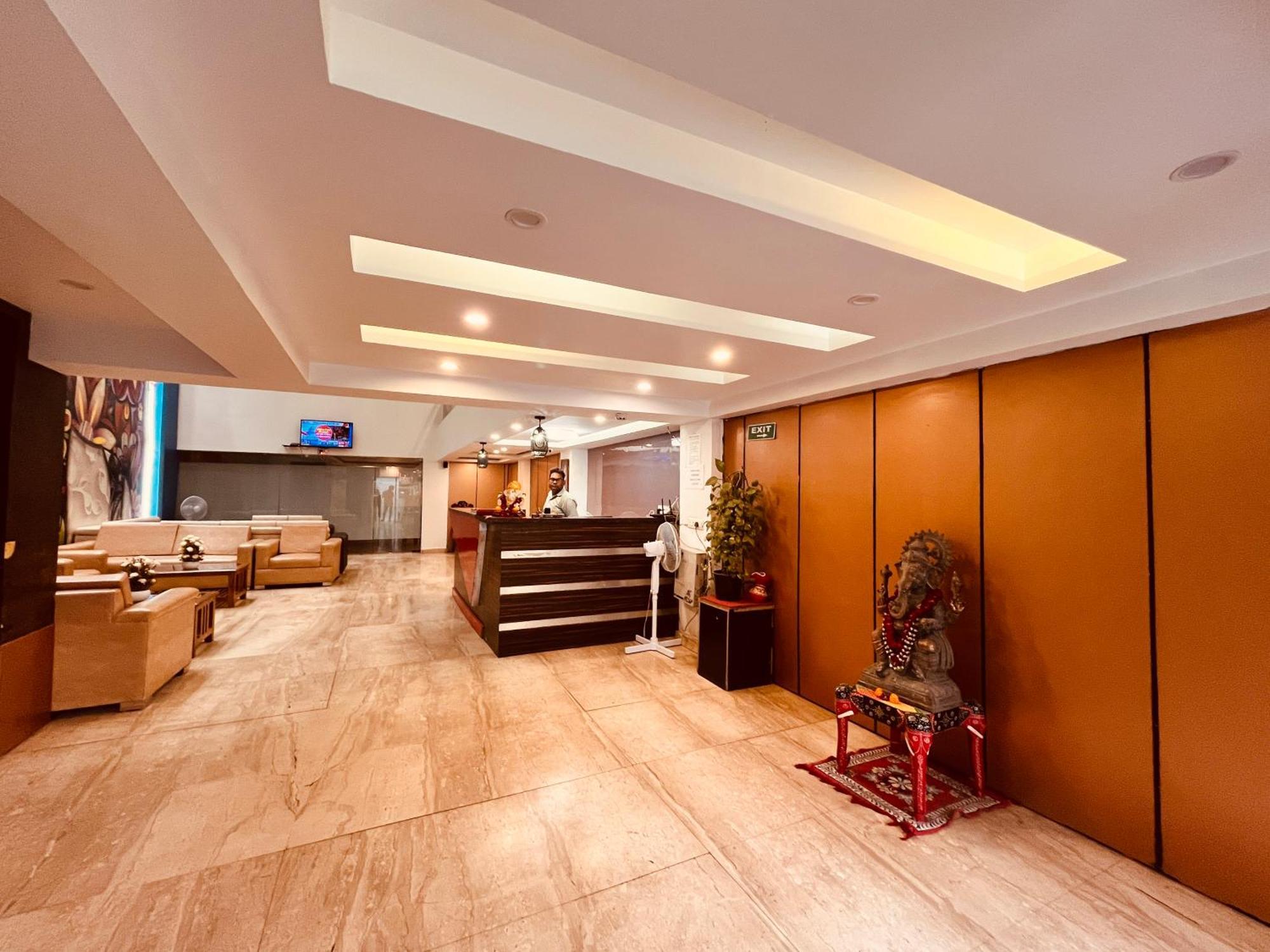 Hotel The Gold Inn - Karol Bagh Delhi Ngoại thất bức ảnh