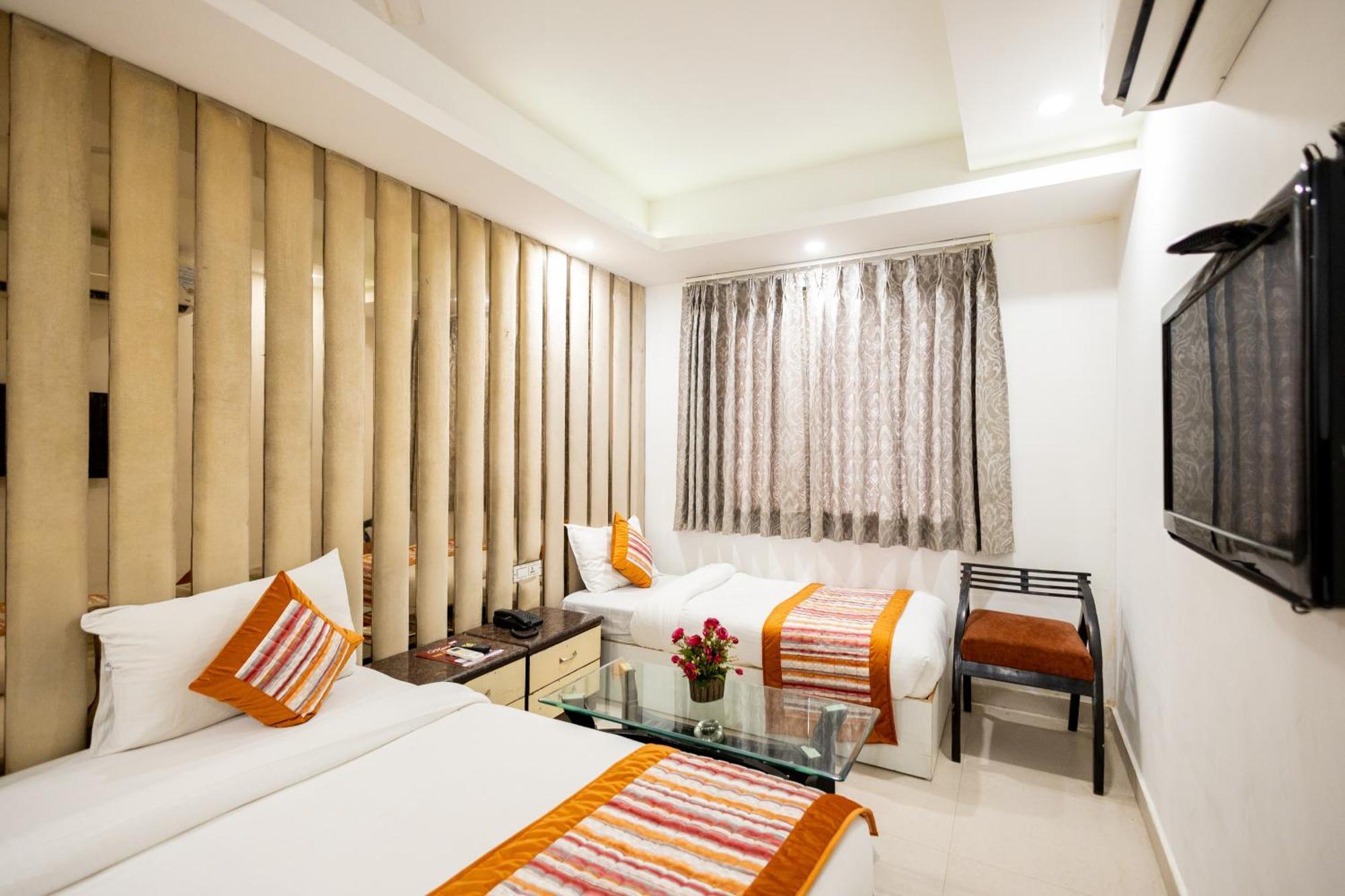 Hotel The Gold Inn - Karol Bagh Delhi Ngoại thất bức ảnh